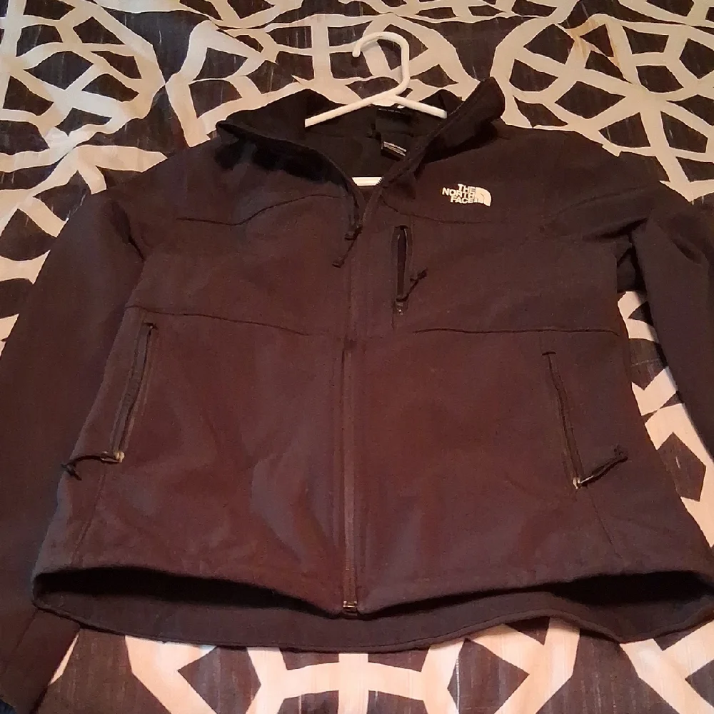 The North Face Black Jacket - Picture 1 of 3